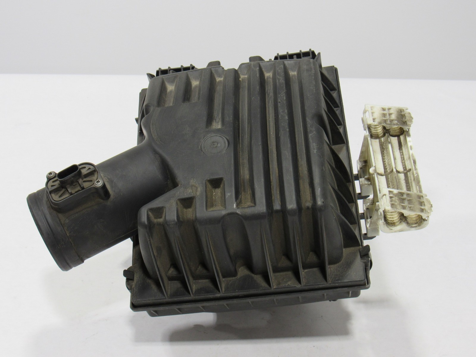 14 - 20 BMW I8 2015 1.5L Engine Motor Air Intake Cleaner Filter Box Housing :M