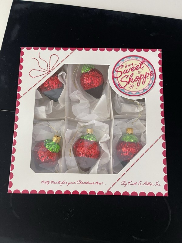 KURT ADLER “SWEET SHOPPE”~ 6 CHOCOLATE DIPPED STRAWBERRY ORNAMENTS MIB
