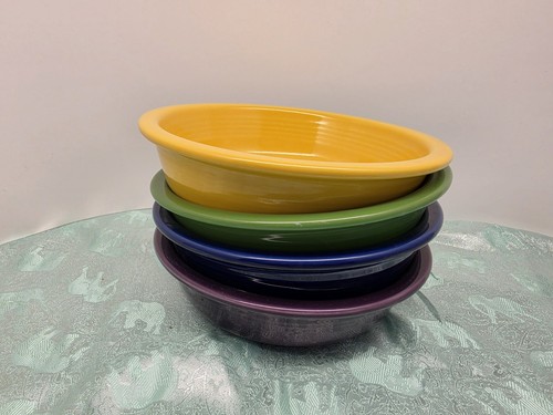 FIESTAWARE Mixed Colors Medium Bowls Lot of 4 Fiesta 19 oz