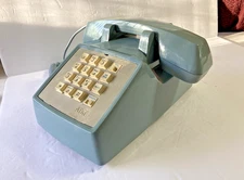 Vintage AT&T Push Button GREEN Corded Desk Phone CS2500DMGF Landline