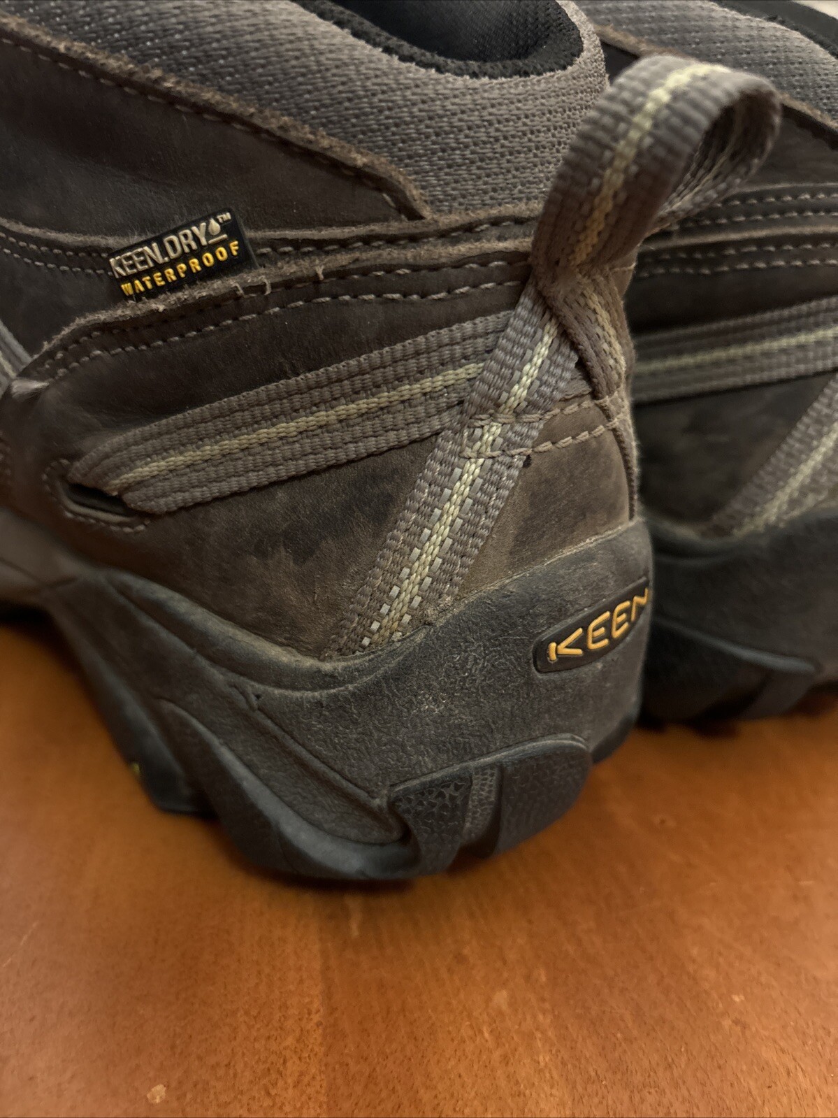 Scarpe da trekking KEEN Targhee II da donna taglia 9 5 impermeabili in pelle marrone stivali