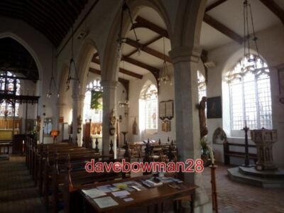 FOTO IM INNEREN MARIENKIRCHE EINE EINLADENDE KIRCHE FÜR DEN BESUCHER MIT VIEL
