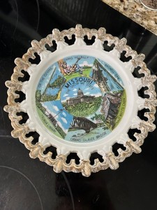 Vintage porcelain state of Missouri souvenir plate scalloped edges mid-century