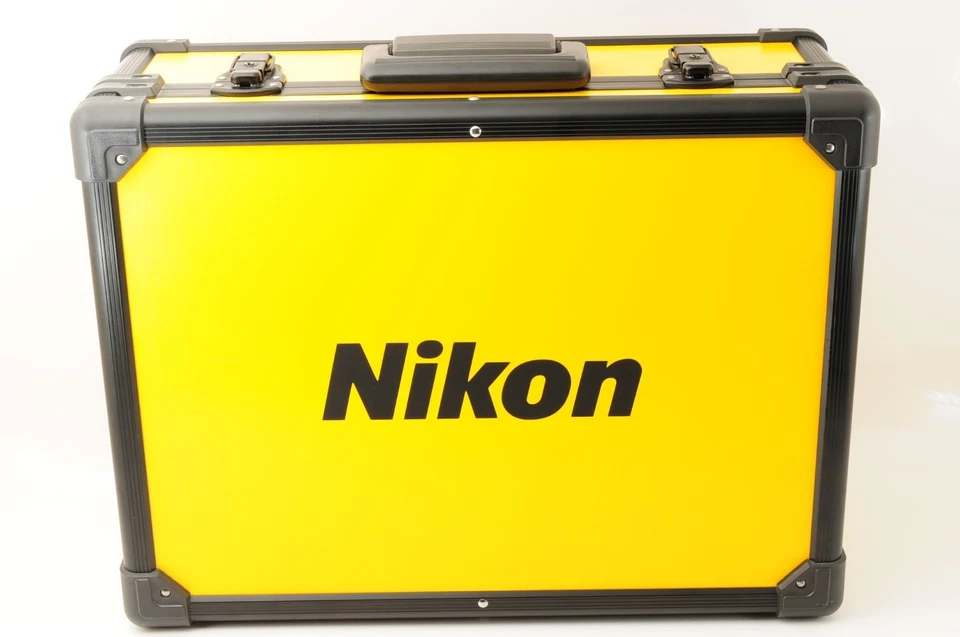 Boîtier de coffre pour appareil photo Nikon vintage en aluminium dur jaune... - Photo 2/4