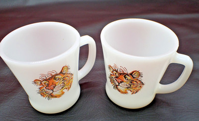 Vintage Fire King Esso Exxon Mobil Tiger in Your Tank Milk Glass Lot Of 2