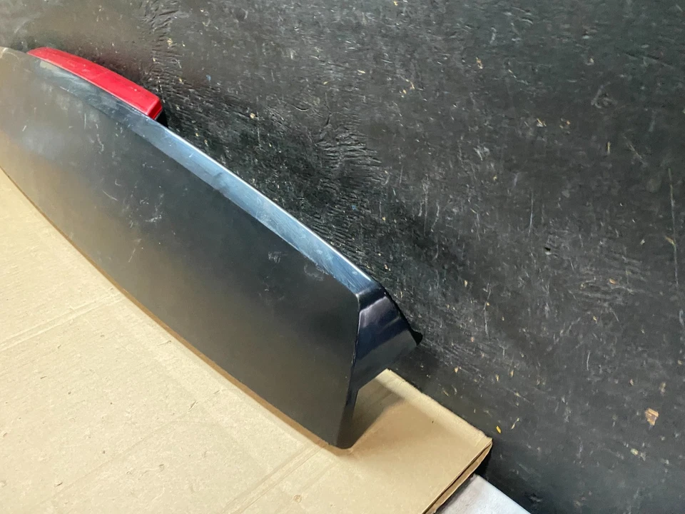 2007-2014 Chevrolet Tahoe Suburban Yukon Spoiler Wing 3rd Brake Light U0074 DG - Image 2 of 4