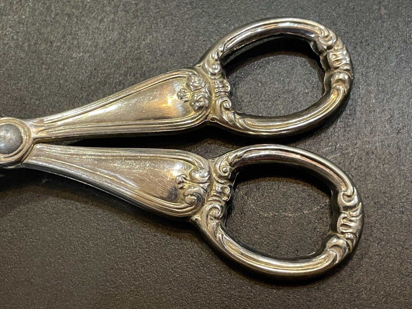 Elegant Vintage Gorham Heritage 7" Salad Tongs Spoon / Fork Silver