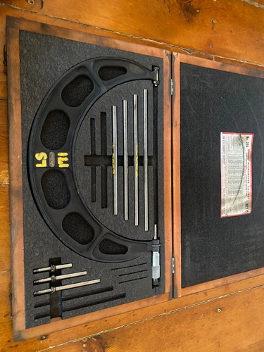 Starrett 224 OD Mic 9" - 12" With Standards