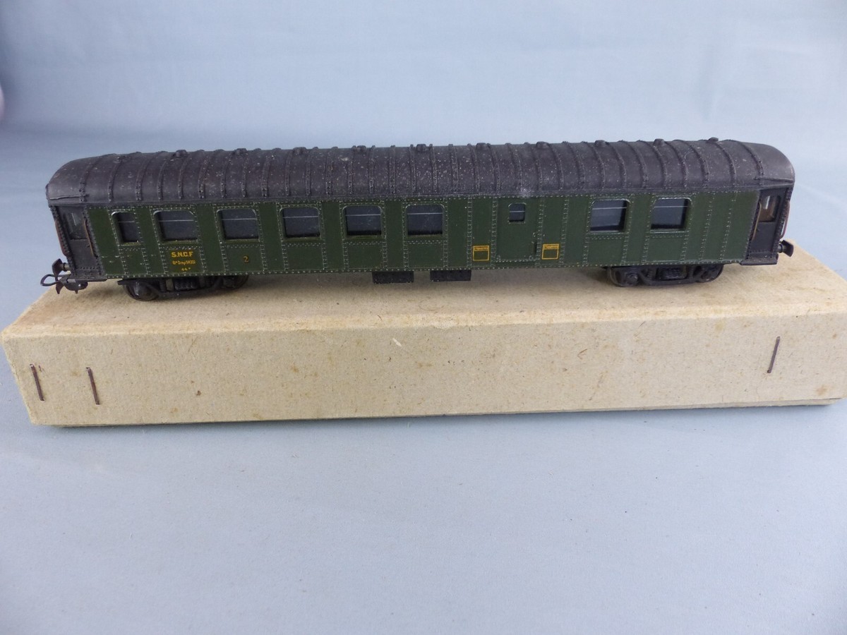 SMCF Ho wagon PLAT 2 ESSIEUX , tout métal avec boite d'origine , très bon état