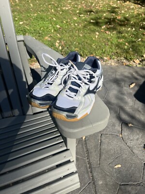Mizuno White and Navy Running Shoes Mizuno Men main image 4