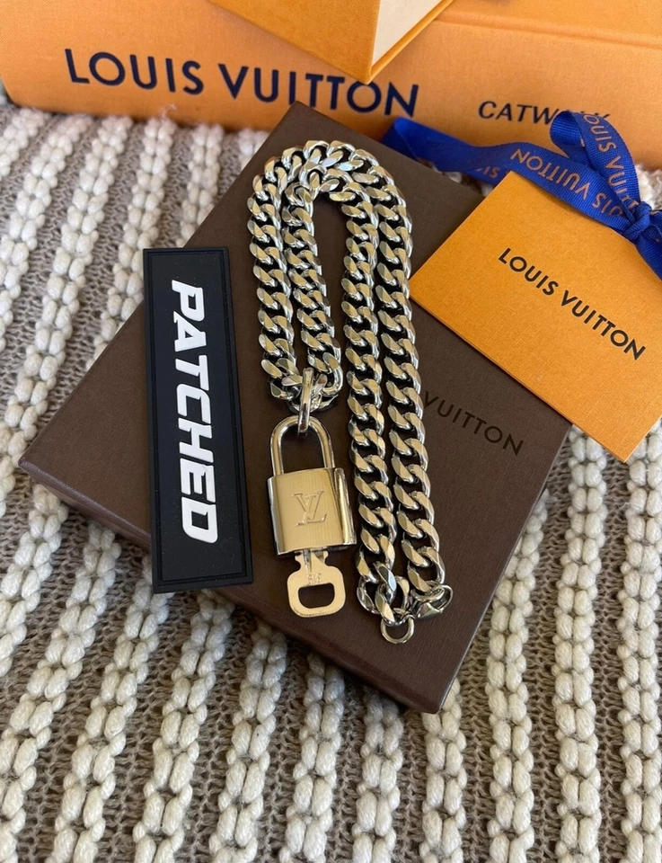  Collar con candado Louis Vuitton Foto 2 de 4