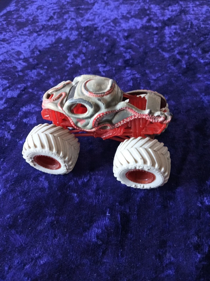 MONSTER TRUCK OCTON8ER REVELA EL ACERO 1/64 DIECAST BKT SML MONSTER JAM Foto 3 de 4