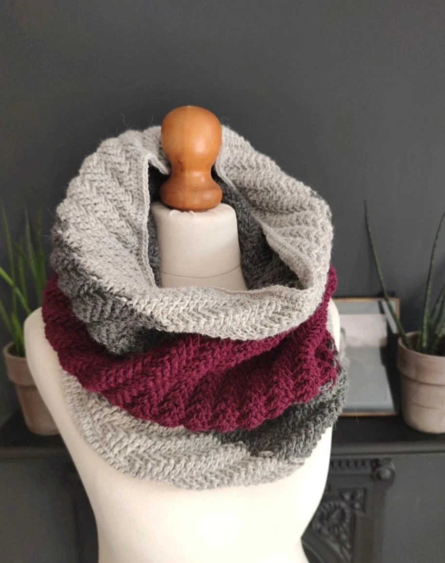 Handmade Crochet Herringbone Pattern Striped Scarf/Cowl