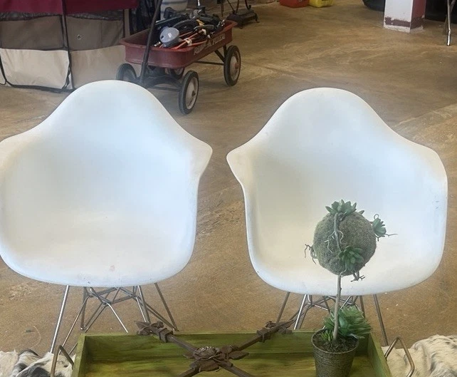 Mid Cemetery Molded Herman Miller Emes Reproduction Chair - Image 2 of 3