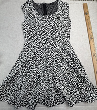 GUESS Black White Knit Fit & Flare Dress Women's M Jacquard Animal Print