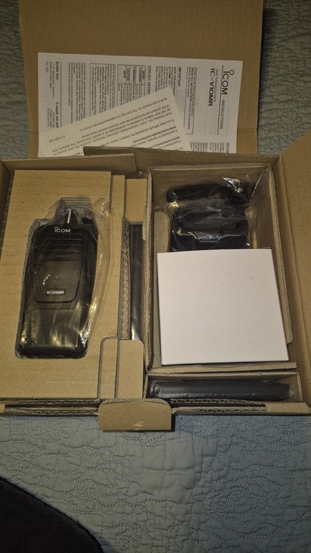 #2 Icom IC-V10MR Professional Grade License-Free Radio / Walkie Talkie