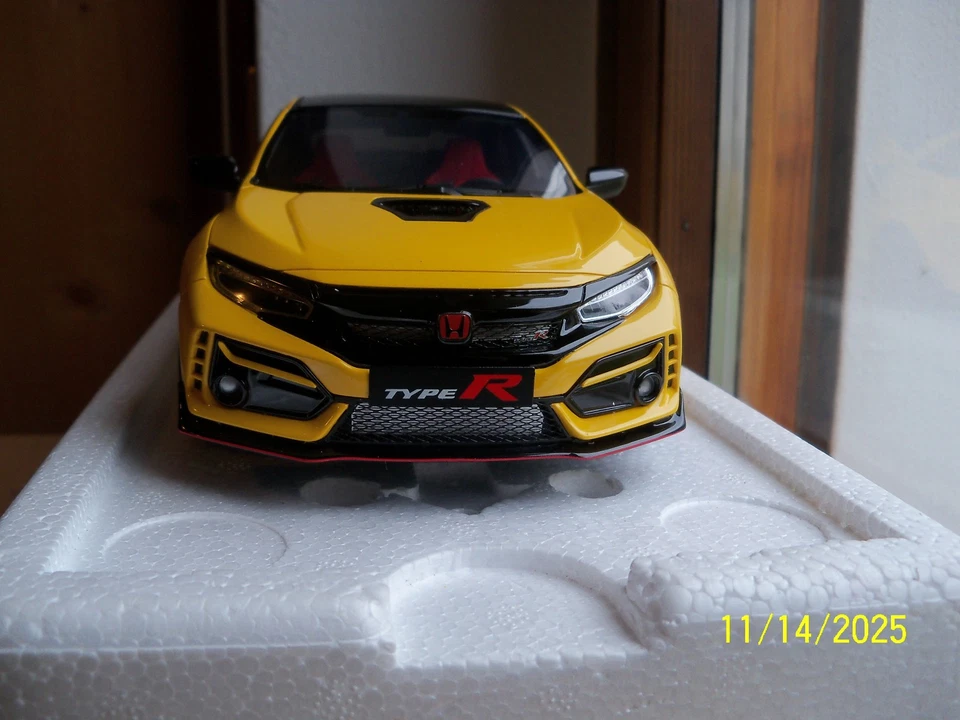 Honda CIVIC TYPE R GT FK8 2020 yellow 1/18 Otto Ottomobile cod. OT1111 999 pz. - Immagine 3 di 4