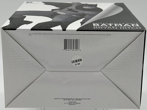 DC Collectibles Batman Black And White Statue -By Bryan Hitch- FACTORY SEALED - Picture 6 of 7