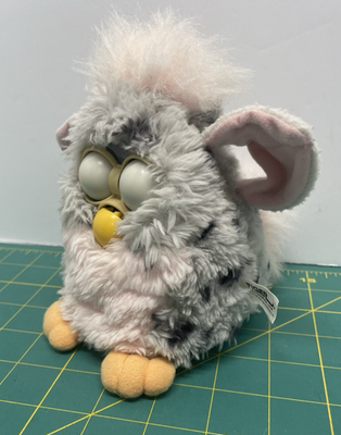 FURBY 1998 Gray & Pink Snow Leopard Model Tiger Electronics *Moves