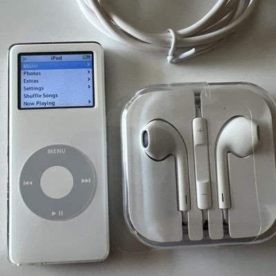 Apple iPod Nano, 1st generation, White, 4GB, New Battery, Fully