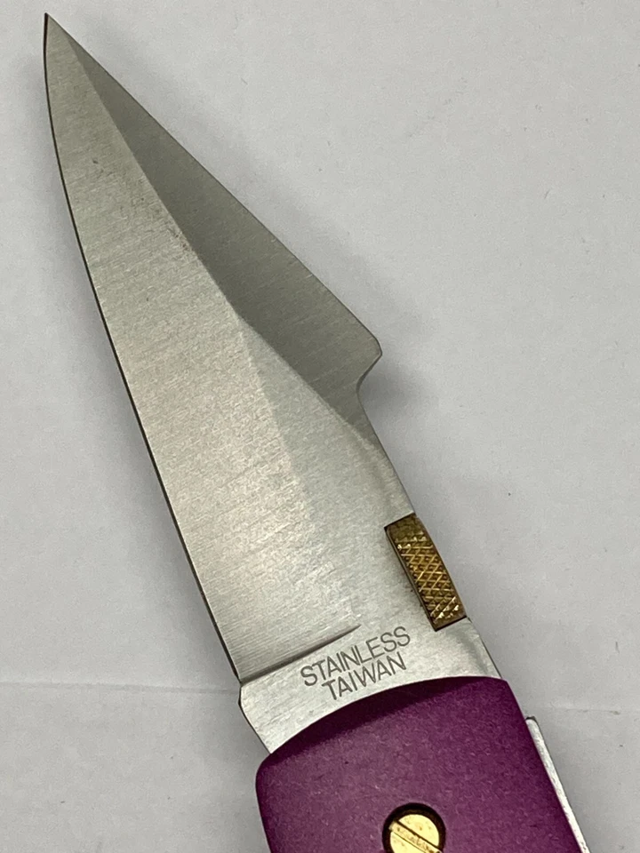 Cuchillo plegable púrpura con hoja lisa, perilla para pulgar, bloqueo K-7038PE Foto 3 de 4