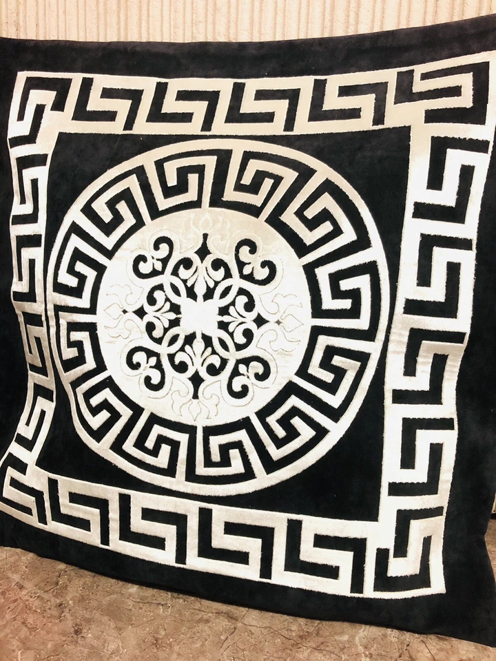 Funda de almohada decorativa geométrica negra y marfil con llaves griegas/círculo fronterizo Foto 2 de 3