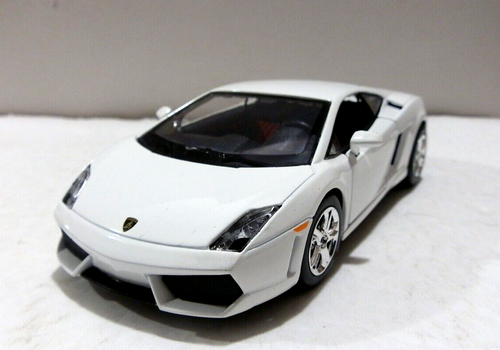 Maisto 1/24 White Lamborghini Gallardo LP 560-4 - Picture 2 of 5
