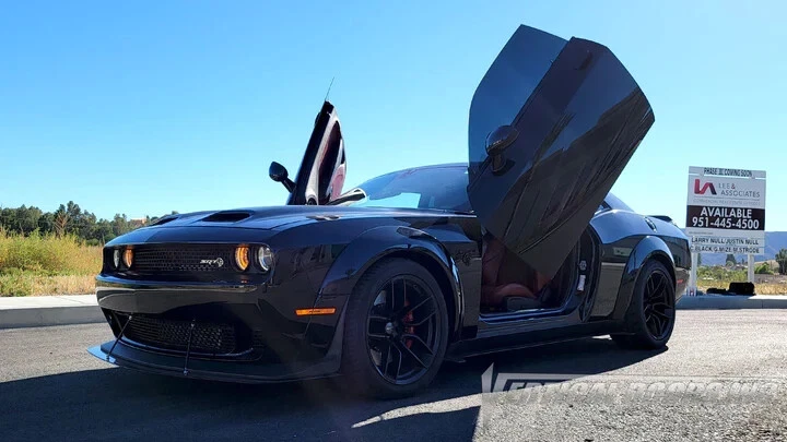 Dodge Challenger 2009-2023 Puertas Lambo Pernos Puertas Verticales Inc FÁCIL INSTALACIÓN Foto 3 de 4