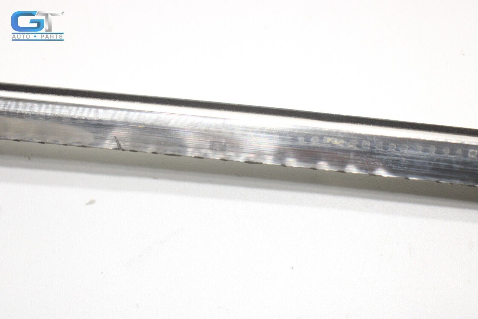 2007 - 2017 ASTON MARTIN V8 VANTAGE WINDSHIELD RIGHT A PILLAR MOLDING OEM