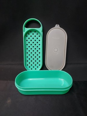 Vintage Jadeite Green Tupperware 3pc Cheese Grater Shredder 1376-8 1375-8 1374-5