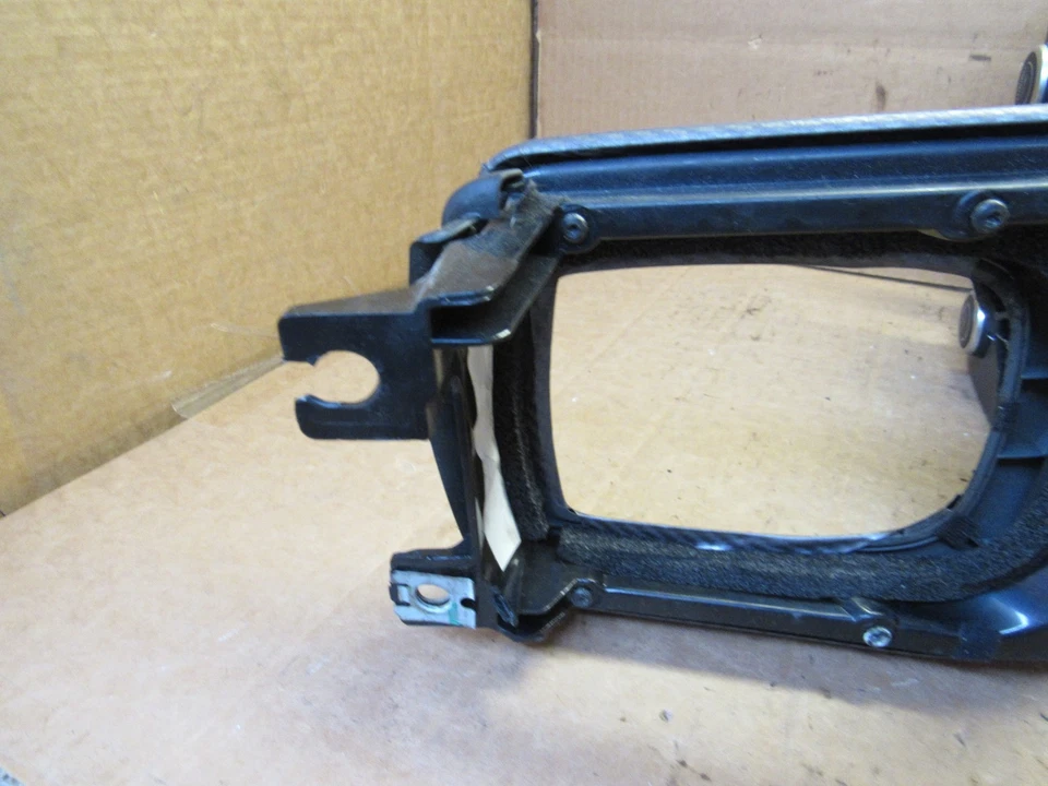 2009 VOLVO S40 CENTER CONSOLE CLIMATE CONTROL SWITCH PANEL TRIM OEM 30672565 - Image 3 of 4