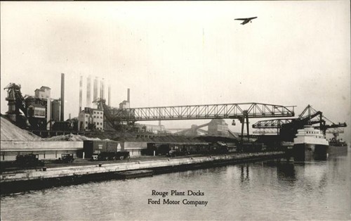 Dearborn Michigan Rouge Plant Docks Ford Motor Company Schiff Flugzeug