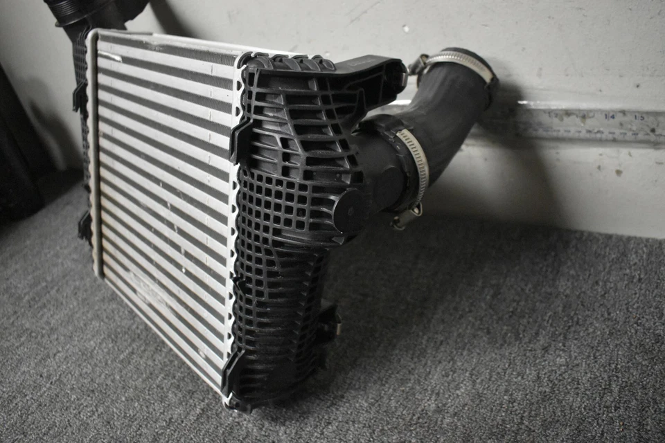 2015-2018 PORSCHE MACAN TURBO INTER COOLER FACTORY OEM - Image 3 of 4