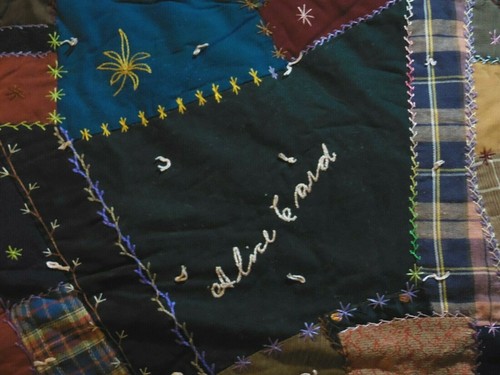 Beautiful Hand Sewn Late 19th Century "Crazy Quilt" - Picture 12 of 12