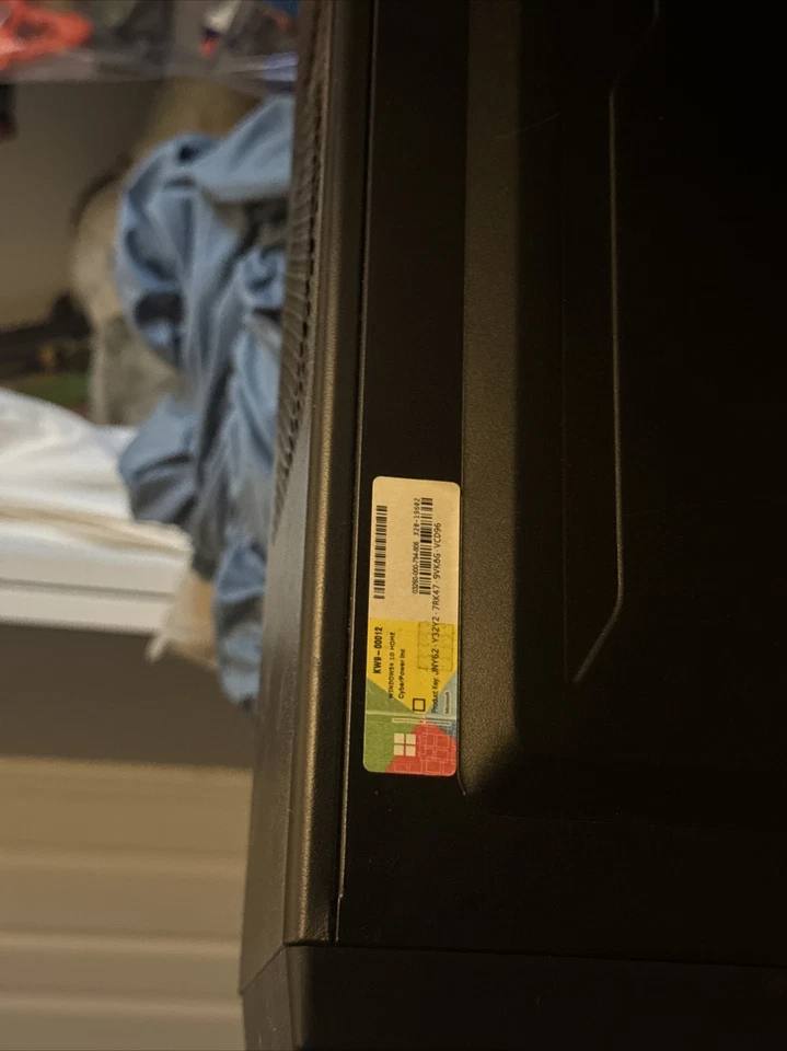 PC para juegos cyberpower, AMD FX-4300 Quad-Core, GeForce GTX 950, 8 Gb Ram, 930 Gb Foto 2 de 4