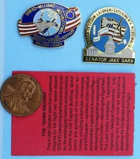 NASA PIN Pair vtg Space Shuttle DISCOVERY STS-51d GARN Insignia Walker