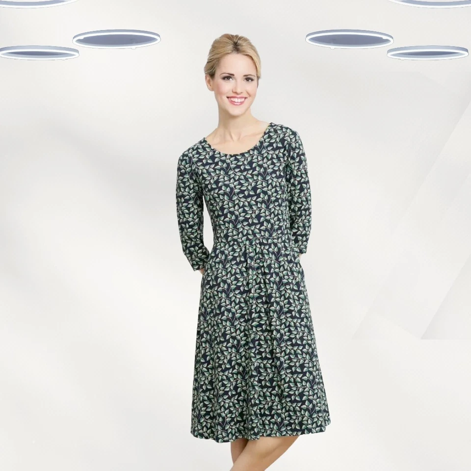 Ex Seasalt Women's Dress - 3/4 Sleeve Fit & Flare Jersey Green Leaves (Defect) - Image 3 of 4