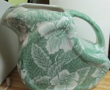 VTG WALLACE CHINA 14V LOS ANGELES CA GREEN HIBISCUS PATTERN PITCHER 7 1/2" TALL