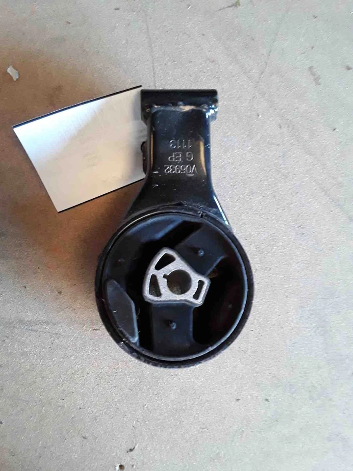 Chevrolet Malibu 2014 montaje del marco del motor OEM Foto 2 de 4