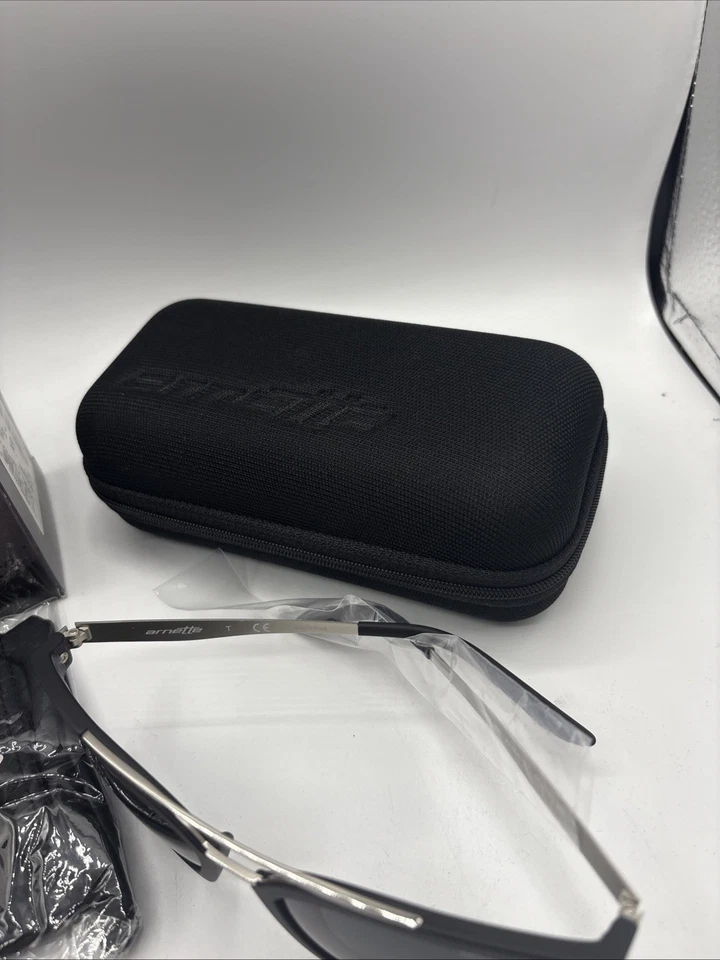 Gafas de sol Arnette Juncture 4232 negras mate con estuche y caja ¡NUEVAS! Envío rápido Foto 3 de 4