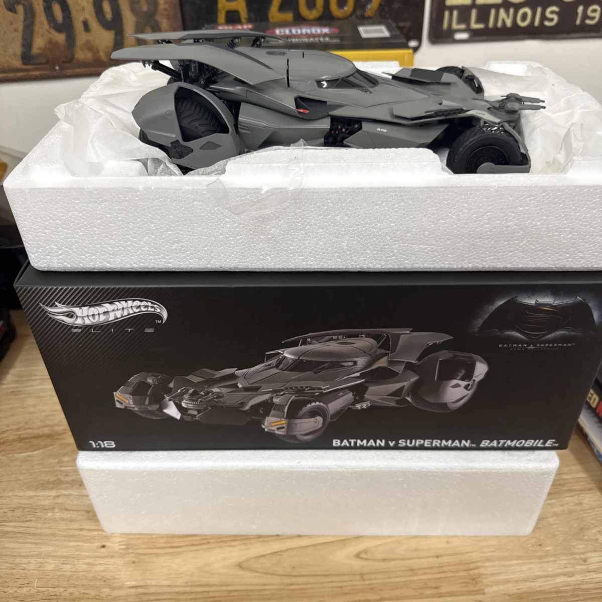 Hot Wheels Batman Elite 1:18 Scale Diecast Cars, Trucks & Vans for