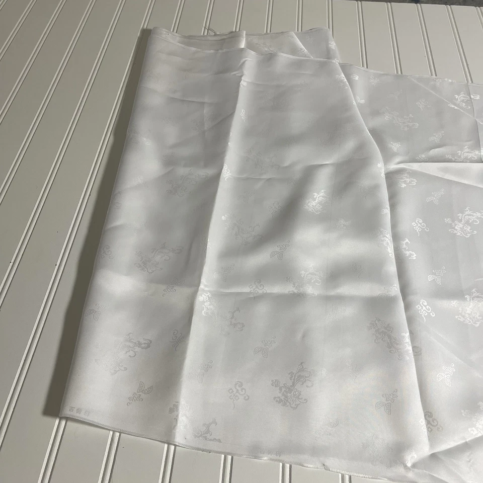 SILK White 3 Yards (108 inches) x 21 inches wide - Image 2 of 4