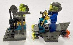 LEGO 4910, Hover Scout, Rock Raiders, Complete w/ minifig, No box or manual NICE