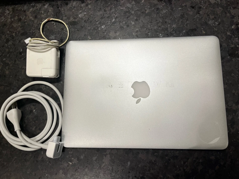 Apple MacBook Air A1466 13-inch Laptop Silver bundle (requires new battery) - Image 3 of 4