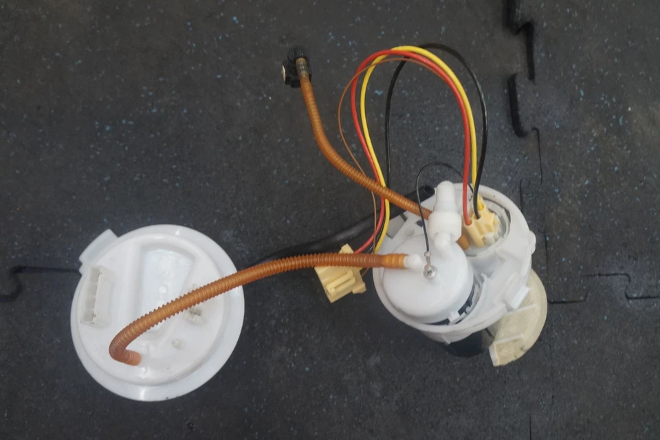 Conjunto de bomba de combustible emisor gasolina 3,0 l 4M0919087F OEM Audi Q7 2018 Q8 Foto 3 de 3