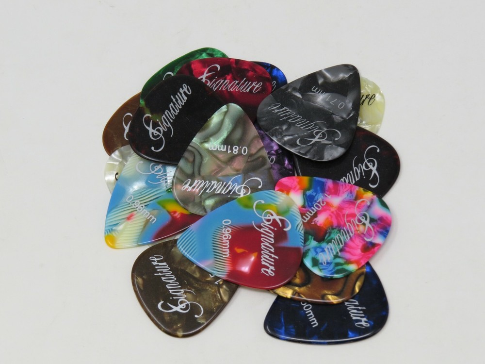 Hisonic Premium Celluloid Guitar Picks 18 Variety Pack with Size Assorted Color