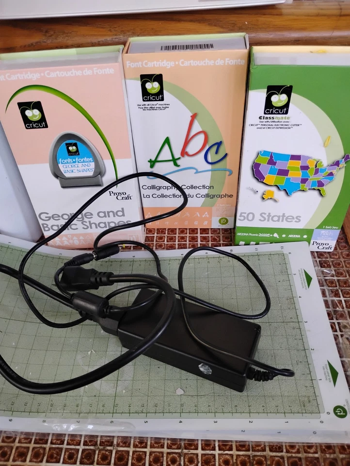 Cricut Personal Electronic Cutter Crafting Machine CRV001 w/ Cartridges & Extras - Image 2 of 4