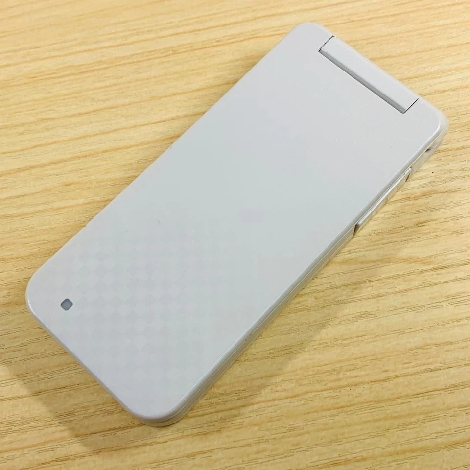 477 Softbank Aqua001Sc Japanese Flip phone Garakei Keitai Retro Mobile - Image 4 of 4