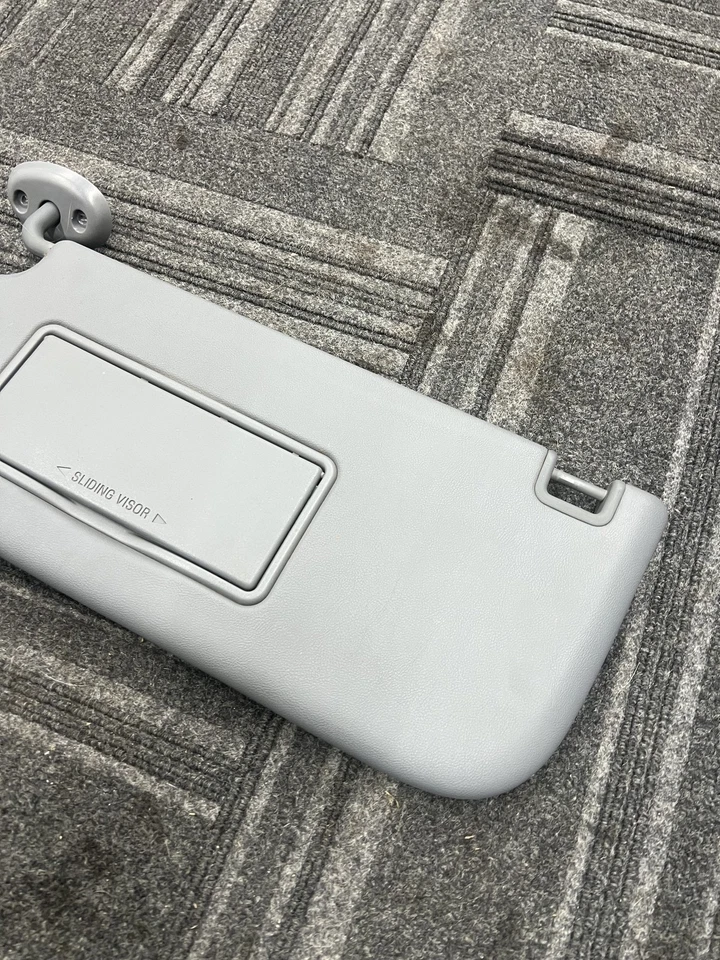 Quebra-sol esquerdo Ford F-550 Super Duty - Imagem 4 de 4