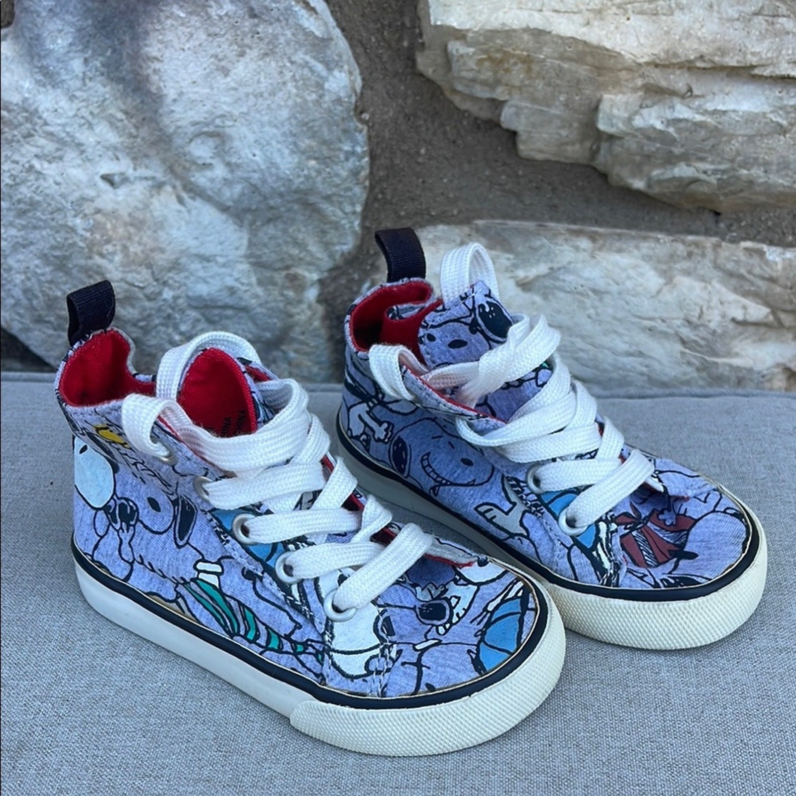 GAP Snoopy Hi-Top Sneakers toddler size 6